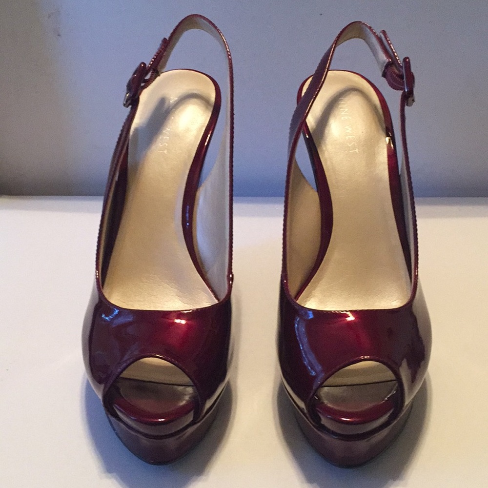 Nine West Leggy Red Wedges